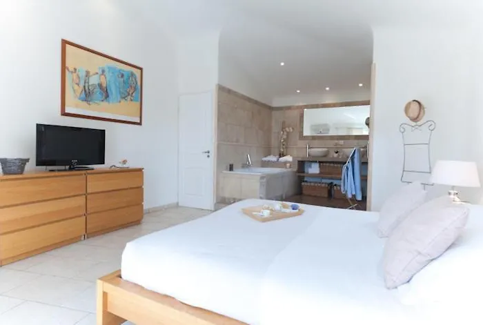 Отель Le San Lorenzo Порто-Веккьо